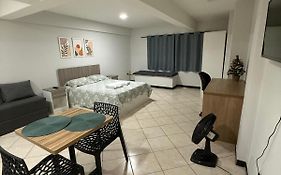 Studio amplo e aconchegante no bairro aterrado
